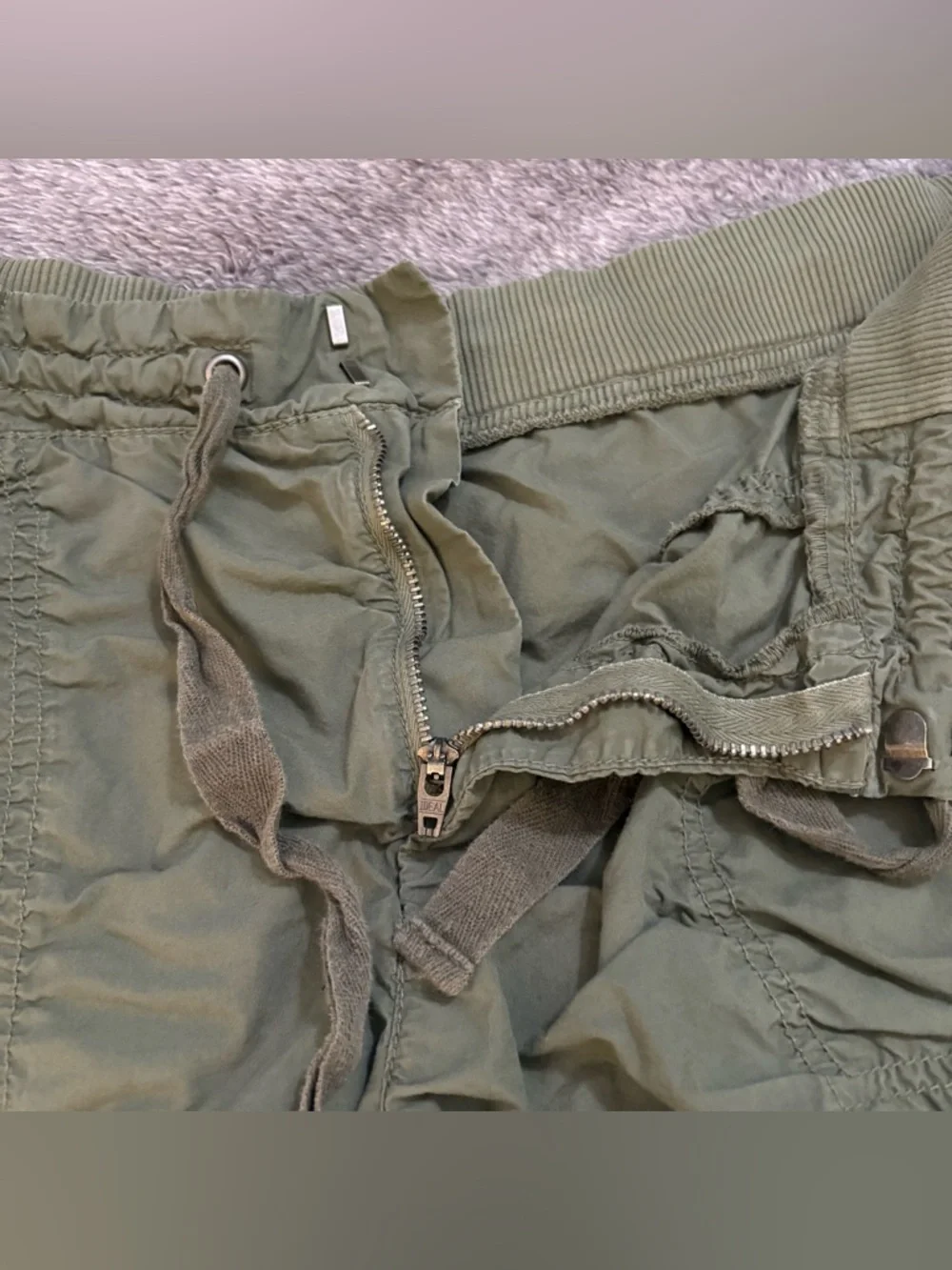 Lou & Grey Olive Green Drawstring Elastic Waist Khaki Utility Shorts sz Large